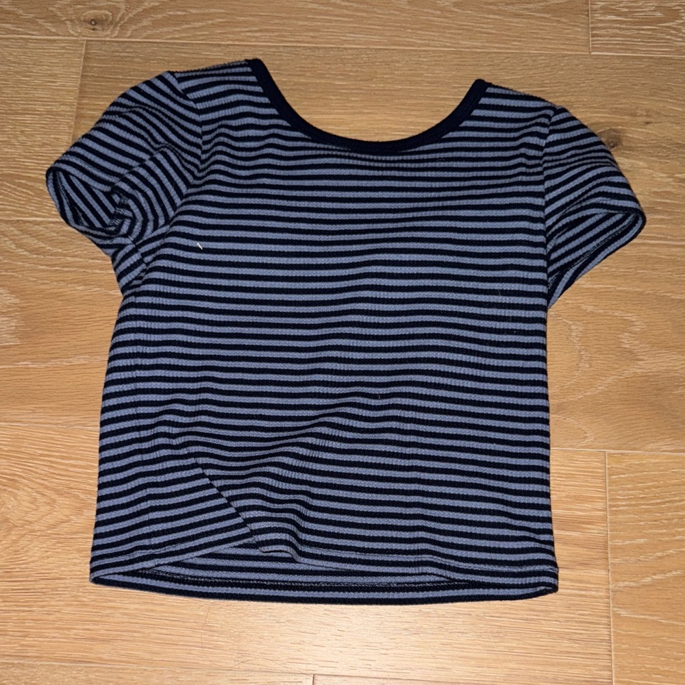 teen gap light blue and navy striped top